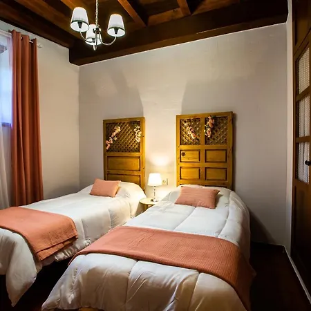 Puente De La Juderia Country house *
